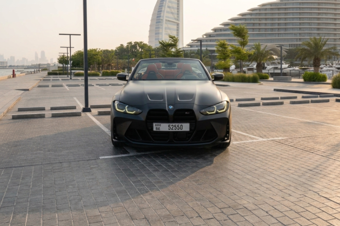 BMW M4 Convertible Black – Convertible Car Rental Dubai