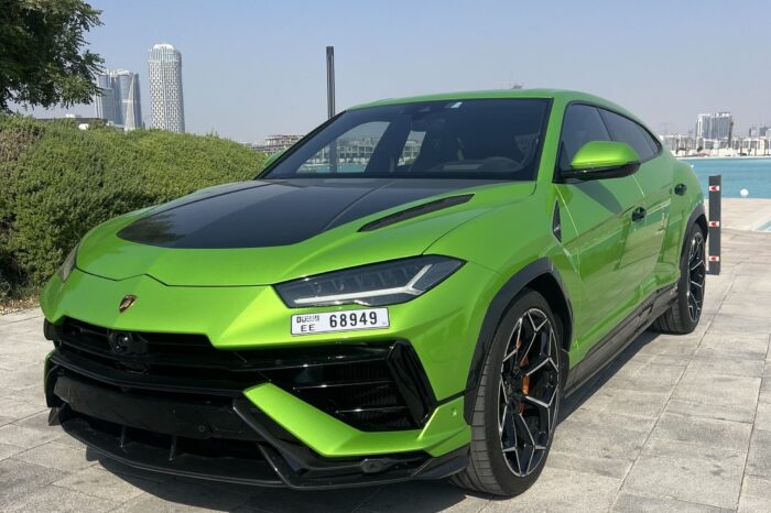 Lamborghini Urus Performante Green – Luxury SUV Rental Dubai
