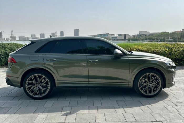 Audi RSQ8 Green – Luxury SUV Rental Dubai