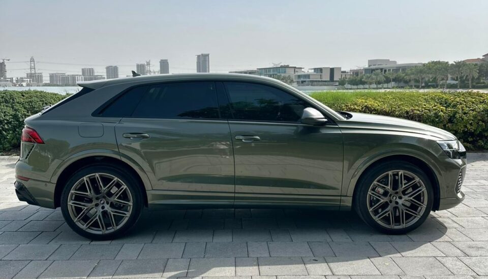 Audi RSQ8 Green – Luxury SUV Rental Dubai