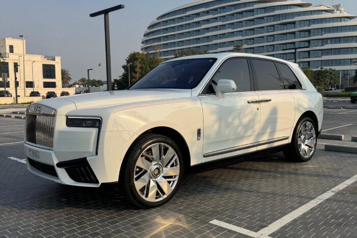Rolls Royce Cullinan Silver Badge – Luxury Car Rental Dubai
