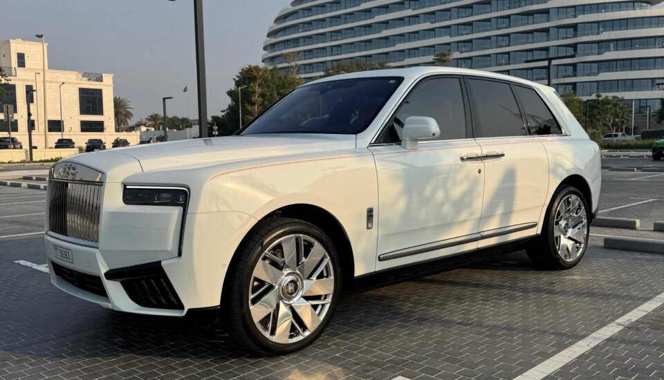 Rolls Royce Cullinan Silver Badge – Luxury Car Rental Dubai